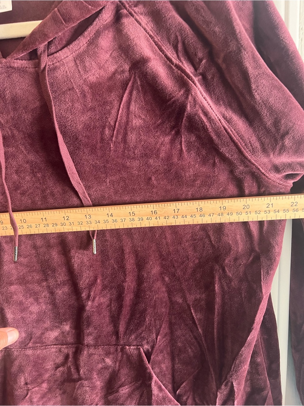 Old Navy Women's Burgundy Velour Hoodie - Picture 5 of 11